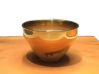 Złota tenmoku-chawan, okres Azuchi-Momoyama (1573-1603), przypisywana Hideyoshiemu Toyotomi (1536-1598)