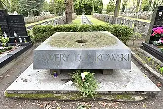 Grób Xawerego Dunikowskiego, cmentarz Wojskowy na Powązkach