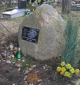 Grób Janusza Falińskiego znajdujący się na cmentarzu w Białowieży