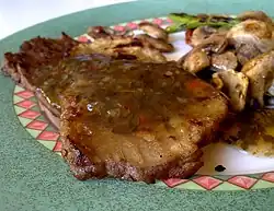 Seitan z grilla z sosem chimichurri