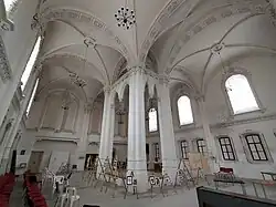 Wnętrze synagogi