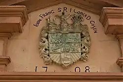 Herb Goetzenów nad wejściem