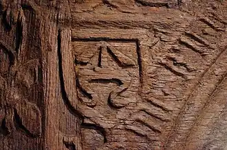 Herb Odrowąż na portalu Kościoła św. Bartłomieja w Krakowie.