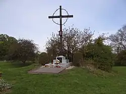 Krzyż na dawnym szańcu