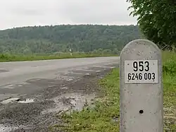 Słupek kilometrowy w miejscowości Przytkowice