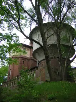 Dwie wieże ciśnień