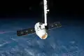 Dragon uchwycony przez Canadarm2