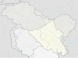 Mapa konturowa terytorium związkowego Ladakh, blisko centrum po prawej na dole znajduje się punkt z opisem „Leh”