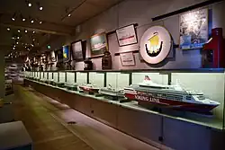 Jedna z wystaw wewnątrz muzeum (2019)