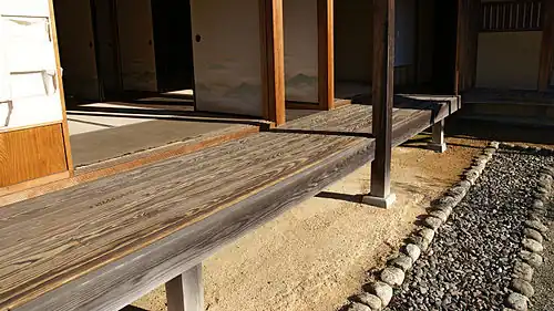 Kure-en (deski biegnące wzdłuż)