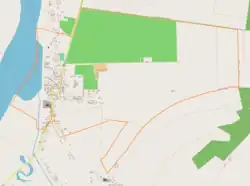 Mapa konturowa Józefowa nad Wisłą, po lewej znajduje się punkt z opisem „Parafia Bożego Ciała”