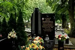 Grób ks. Józefa Podstawki na cmentarzu parafialnym w Pruszkowie