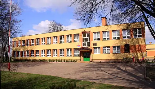 Szkoła Podstawowa i Gimnazjum im. Lotników Alianckich w Ostrowie