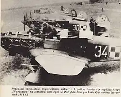 Jaki-1 1 Pułku Lotnictwa Myśliwskiego w Starym Zadybiu podczas przeglądu we wrześniu 1944