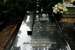 Grób ks. Jana Górnego na cmentarzu parafialnym w Pruszkowie