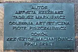 Tablica z informacją o autorach pomnika