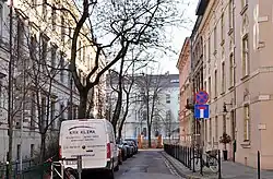 Widok na południowy wschód od skrzyżowania z ulica Piotra Michałowskiego