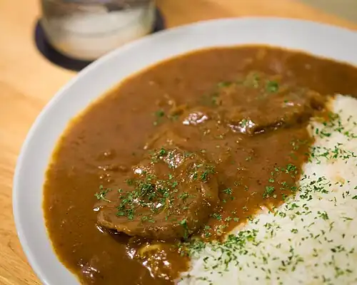 Japońskie curry w stylu Chiang Mai (fuzja kuchni japońskiej, indyjskiej i tajskiej)