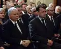 Podczas trzeciej rocznicy pogrzebu Lecha i Marii Kaczyńskich w Krakowie; obok Jarosław Kaczyński, Mariusz Błaszczak (18 kwietnia 2013)