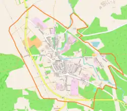 Mapa konturowa Jasienia, w centrum znajduje się punkt z opisem „Kościół Matki Bożej Różańcowej w Jasieniu”