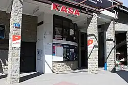 Kasy w budynku dolnej stacji