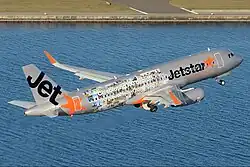 Airbus A320-232 w specjalnym malowaniu z okazji dostawy setnego samolotu