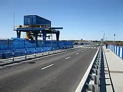 Droga przez zaporę na Jeziorsku