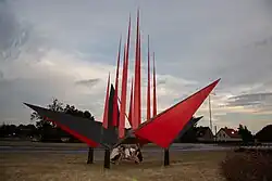 Forma przestrzenna zrealizowana przez Juliana Boss Gosławskiego podczas I Biennale Form Przestrzennych (1965).