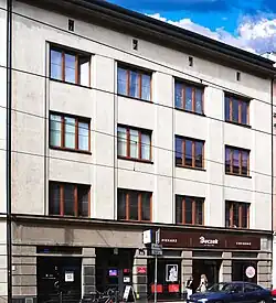 ul. Długa 46Modernistyczna kamienica (ok. 1930)