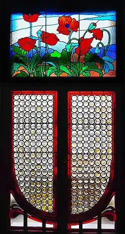 Witraż „Maki” (1914),Kraków, ul. Piłsudskiego 9,I półpiętro