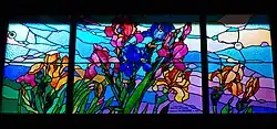 Witraż „Irysy” (1911),Kraków, ul. Karmelicka 27,nadświetle