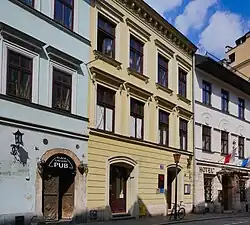 b. siedziba konsulatu Węgier w Krakowie przy ul. Mikołajskiej 26 (1999-2001)