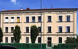 ul. Warszawska 11Budynek w zespole klasztoru sióstr nazaretanek