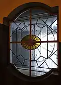 Jeden z witraży na klatce schodowej