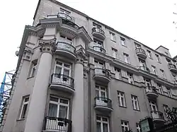 Lewy narożnik i linia kalenicy (część centralna)