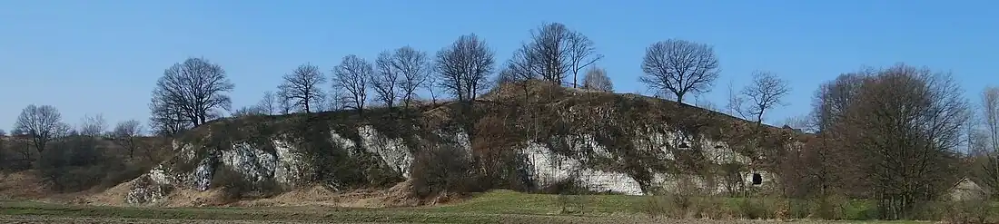 Kamieniołom w Piekarach. Po prawej stronie widoczny otwór sztolni