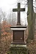 Krzyż przy kaplicy