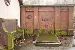 Ława i płyta nagrobna