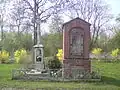 Krzyż i kapliczka
