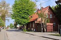 Budynek starej szkoły z 1892 roku przy ul. Wojska Polskiego 30