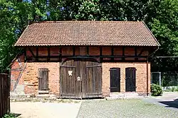 Budynek gospodarczy nauczycieli z Karwi z 1892 roku przy ul. Wojska Polskiego 30