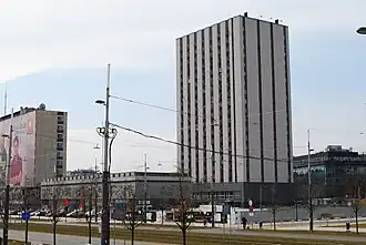 Galeria Sztuki Współczesnej BWA oraz Ślizgowiec (al. W Korfantego 6 i 8)