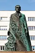 Statua od wschodu (2021)