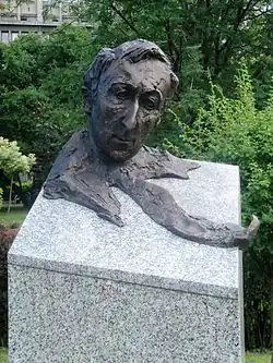 rzeźba przedstawiająca Bogumiła Kobielę