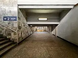 Przejście na perony