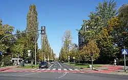 Widok w kierunku północnym od skrzyżowania z ulicą Czarowiejską