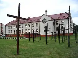 Klasztor oo. Franciszkanów i krzyże ze Żwirowiska