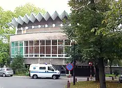 Część modernistyczna – tzw. rotunda