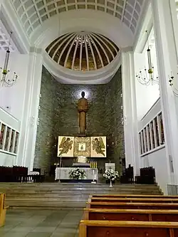 Rzeźba św. Józefa w prezbiterium kościoła św. Józefa, Toruń