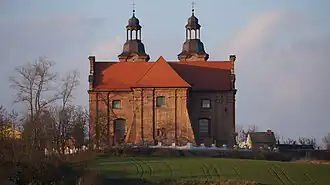 Kościół pw św. Mikołaja Biskupa w Lądku. Widok od strony południowej.